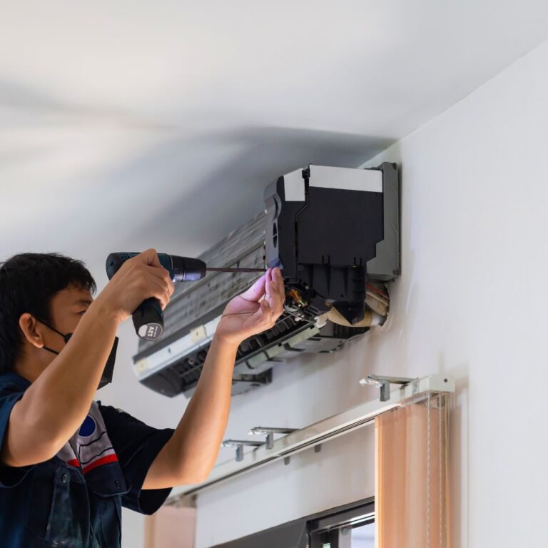 appliances expert team repairing ac service in greater noida
