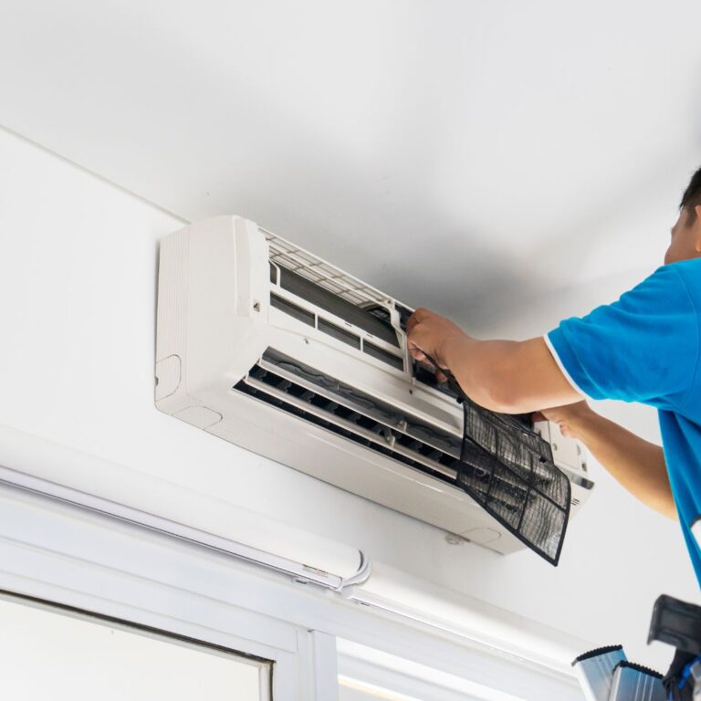 appliances expert team repairing ac service in greater noida